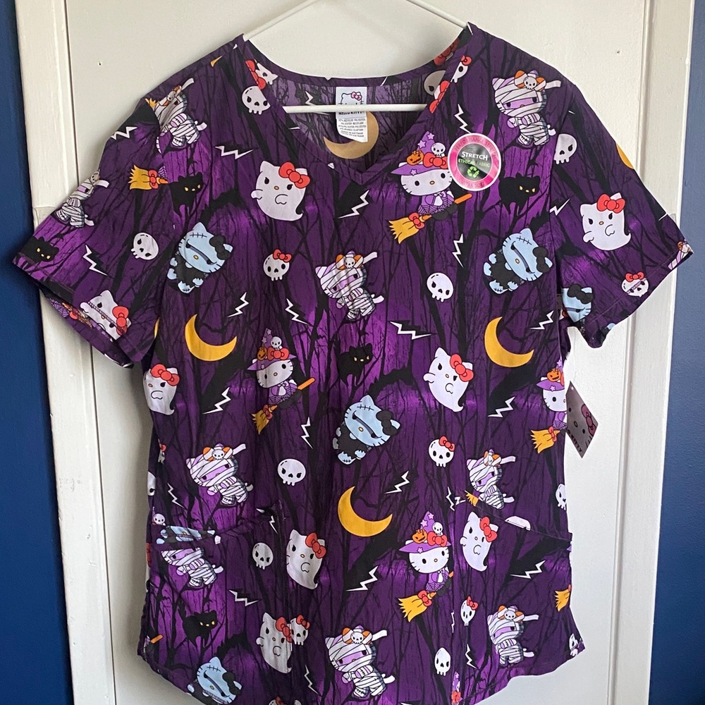 NWT Women’s Hello Kitty Halloween Scrub Top w/ Pockets, Purple & Black, Size: LG